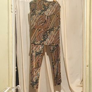 Softwear 2 piece earthly colored with gold accent.